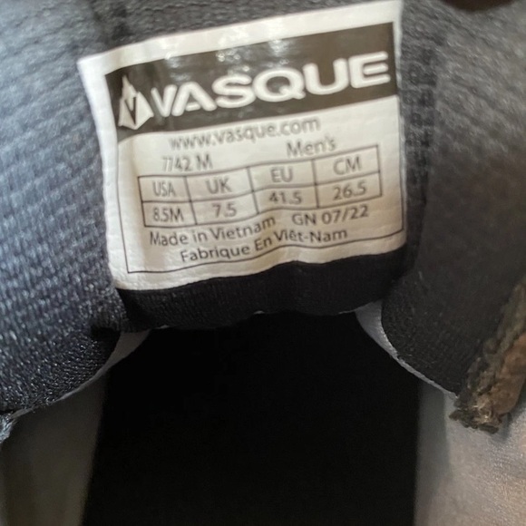 VASQUE Mens 7742 BREeze Waterproof Hiking Boots Sz Mens 8.5M - Picture 12 of 15